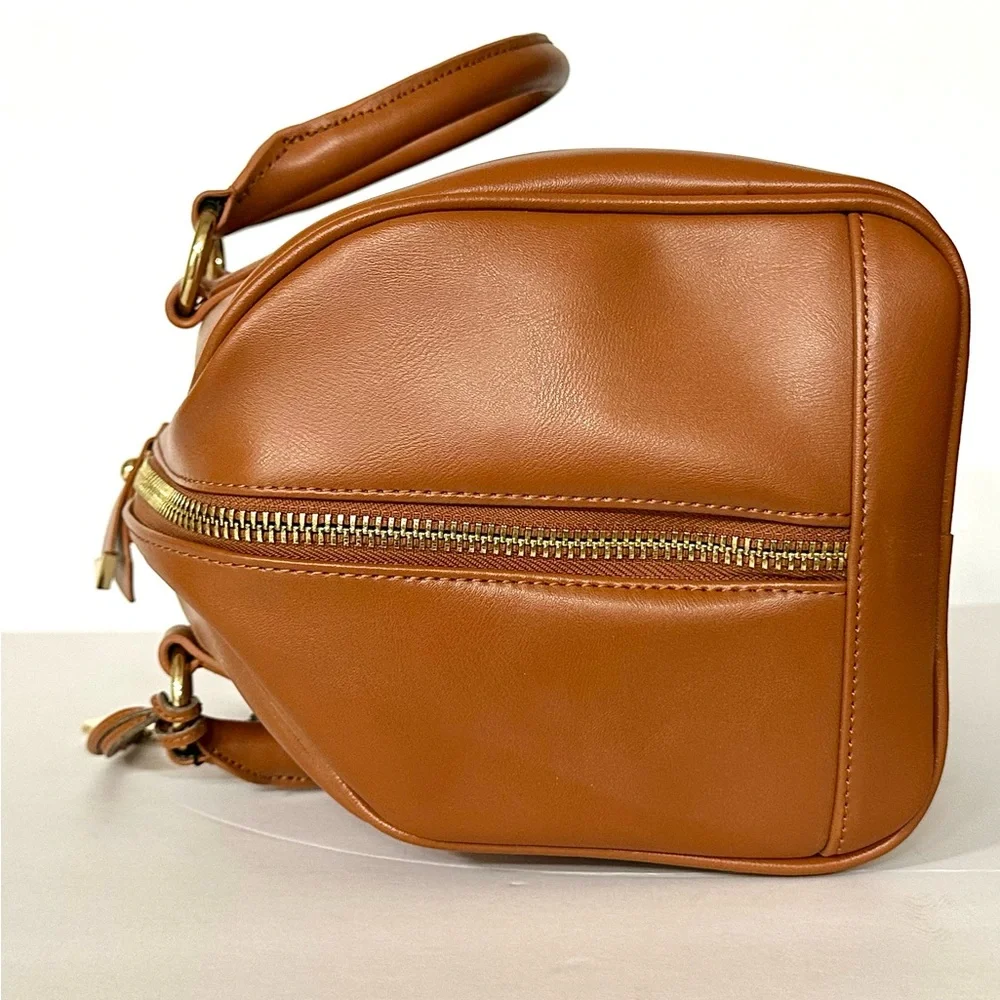 NEW CUORE & PELLE CELESTE‎ SATCHEL PURSE. with DETACHABLE STRAP.